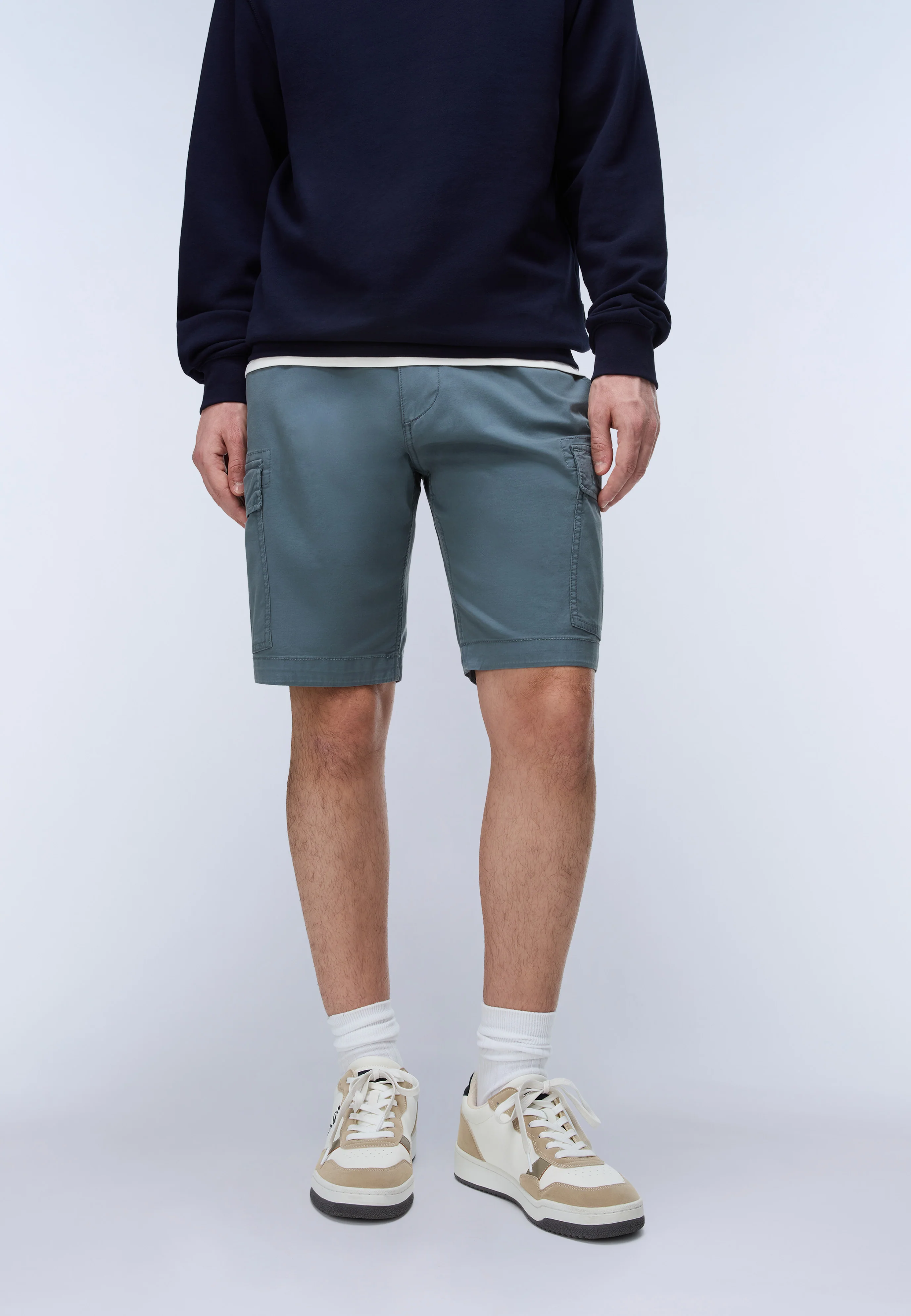 Nevas Bermuda Shorts - Image 2