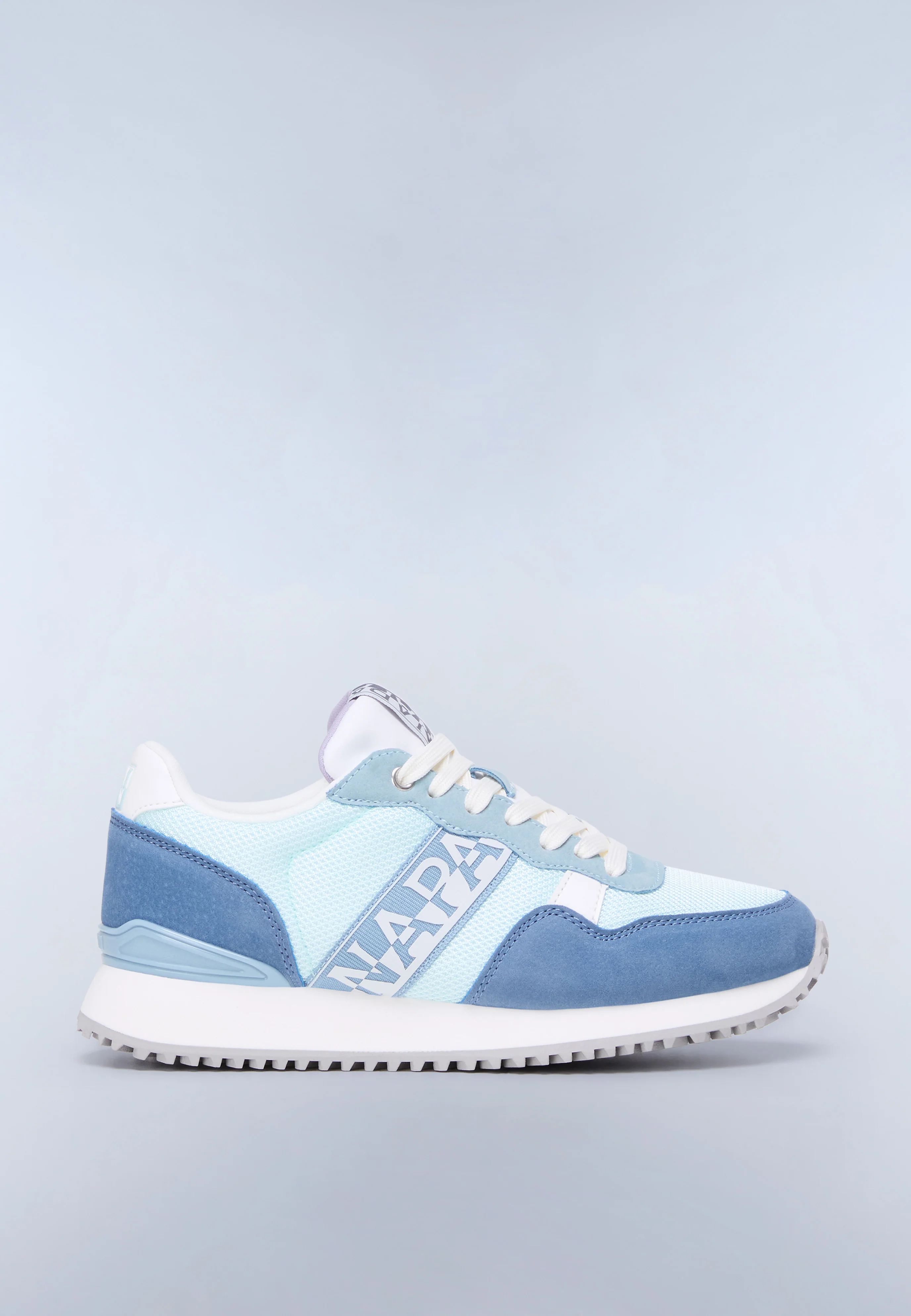 Trainers Astra Mesh