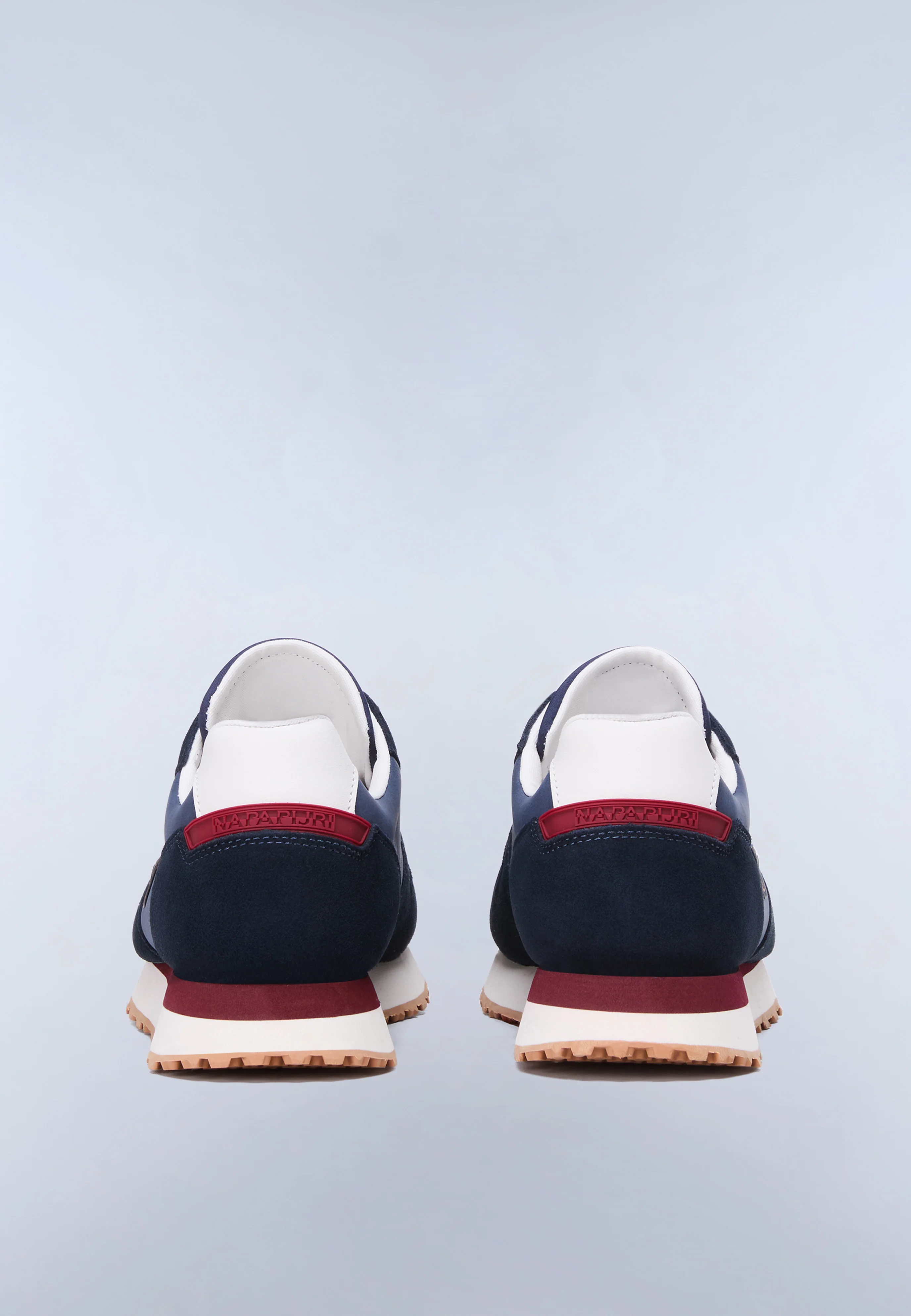 Trainers Nova - Image 2