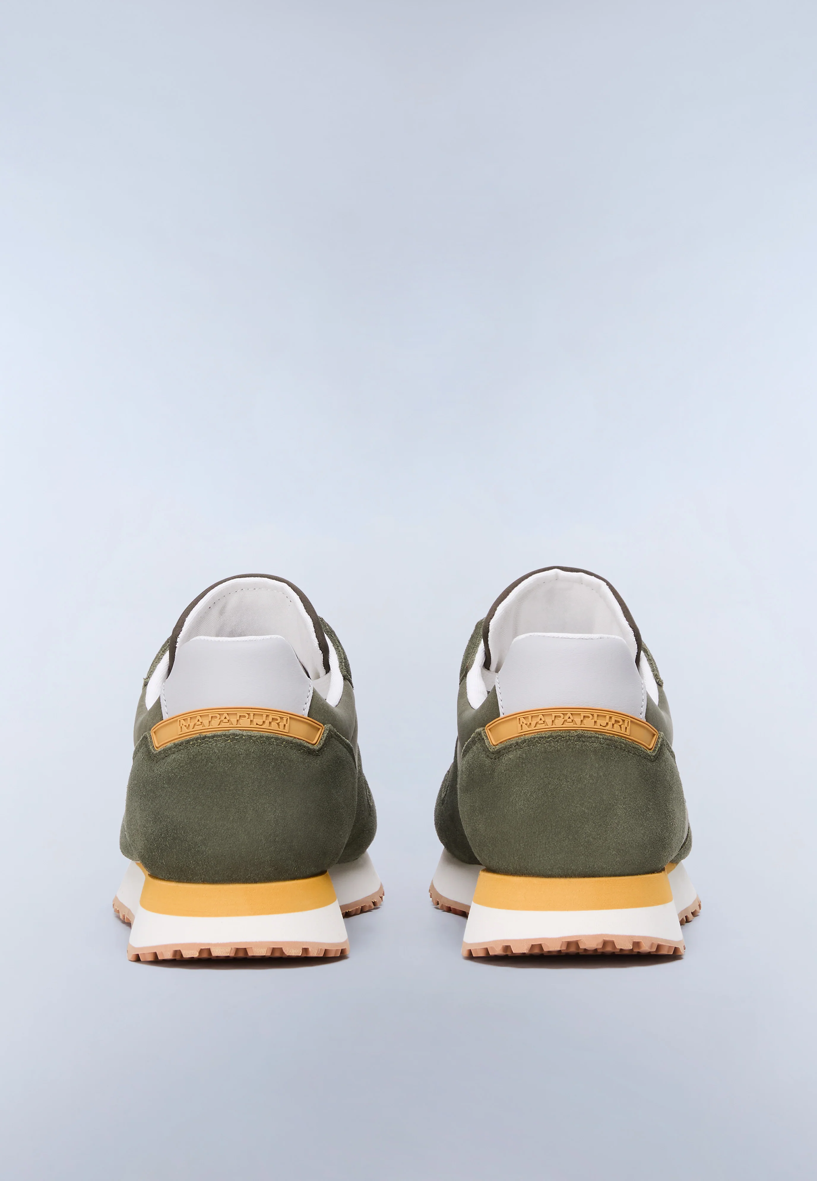 Trainers Nova - Image 2